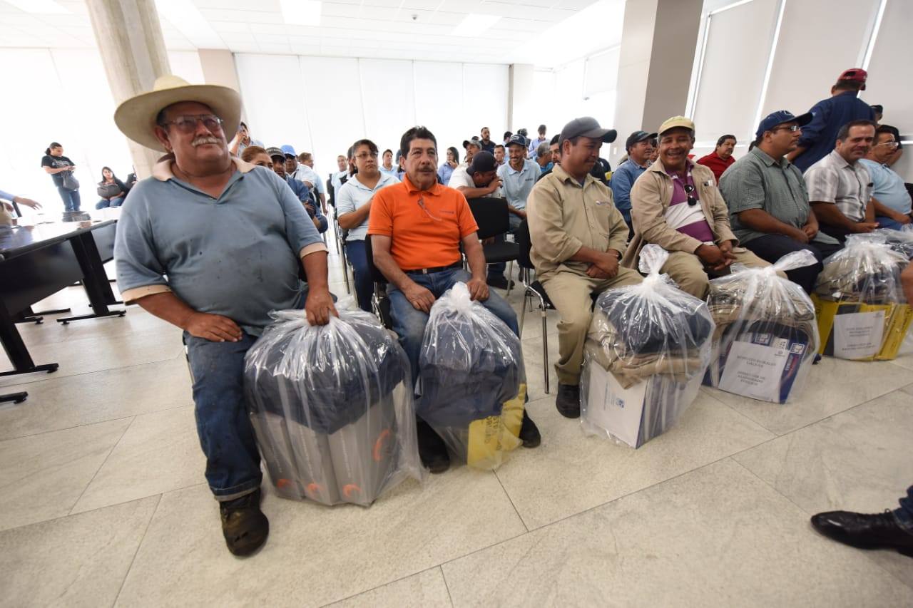 Entrega de Uniformes (2)