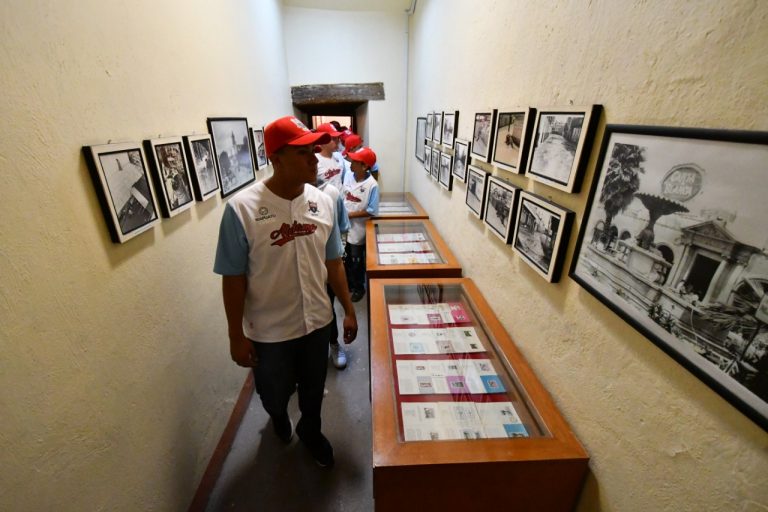 Jugadores en Museo de la Ciudad (1)