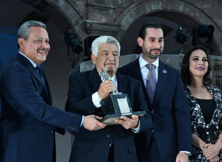 Entrega de Presea Vasco de Quiroga 2020 (1)