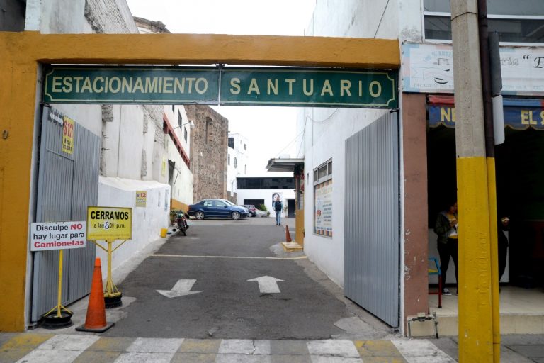 Buscan homologar imagen de estacionamientos (2)