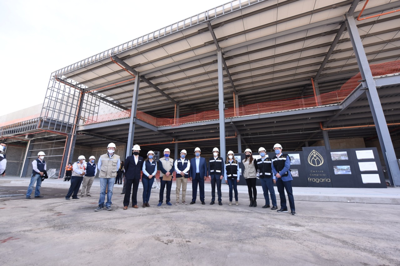 Genera empleo y reactiva economía construcción de plaza Fragaria (7)