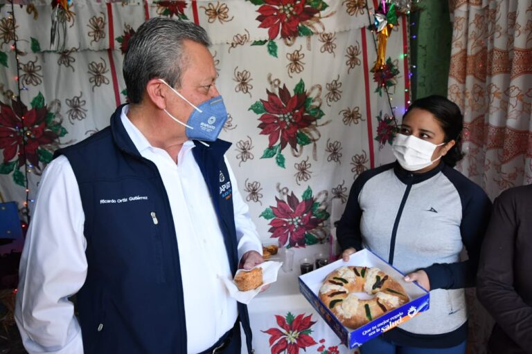 Entrega Rosca de Reyes (8)