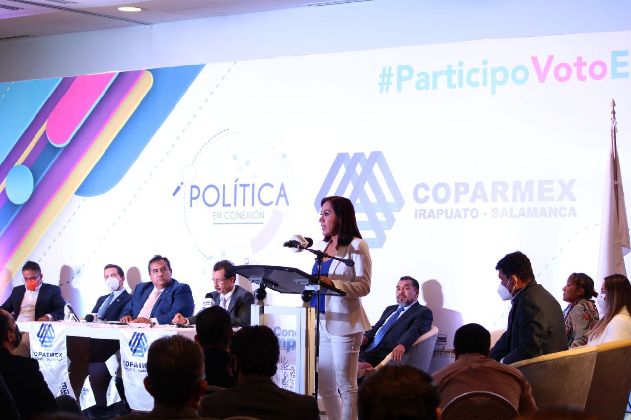 DESTACA LA PARTICIPACIÓN DE SUSY BERMÚDEZ EN EL FORO ‘POLÍTICA EN CONEXIÓN' DE COPARMEX IRAPUATO- SALAMANCA (4)