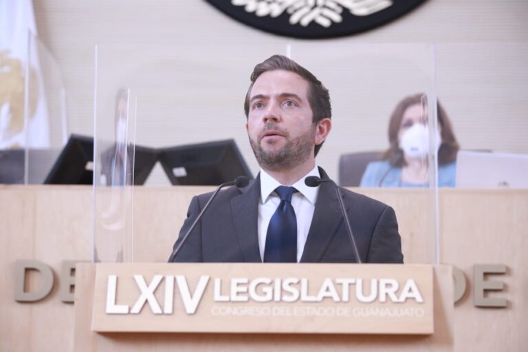 Diputado Víctor Zanella Huerta