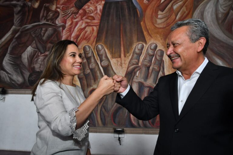 Reunión alcalde Ricardo Ortiz y presidenta electa Lorena Alfaro (3)