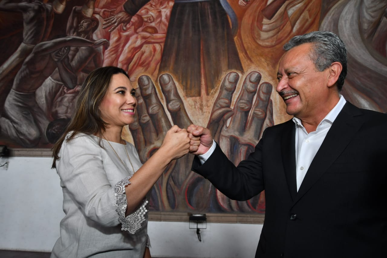 Reunión alcalde Ricardo Ortiz y presidenta electa Lorena Alfaro (3)