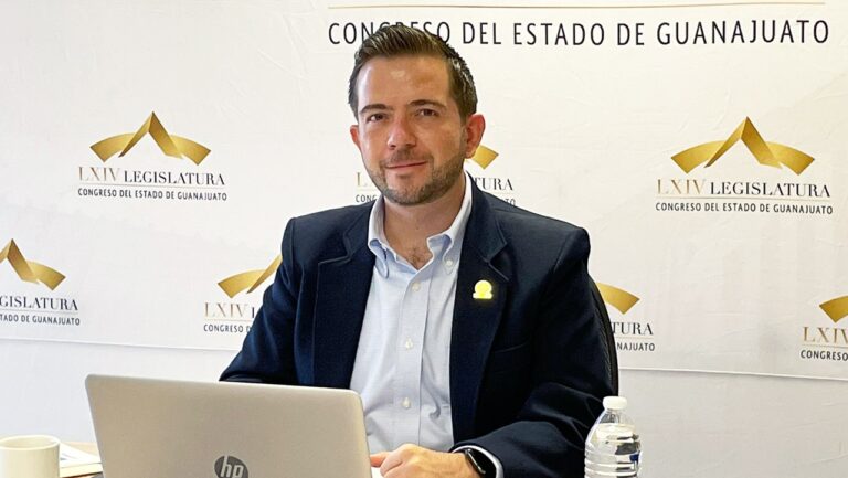 Diputado Víctor Zanella Huerta
