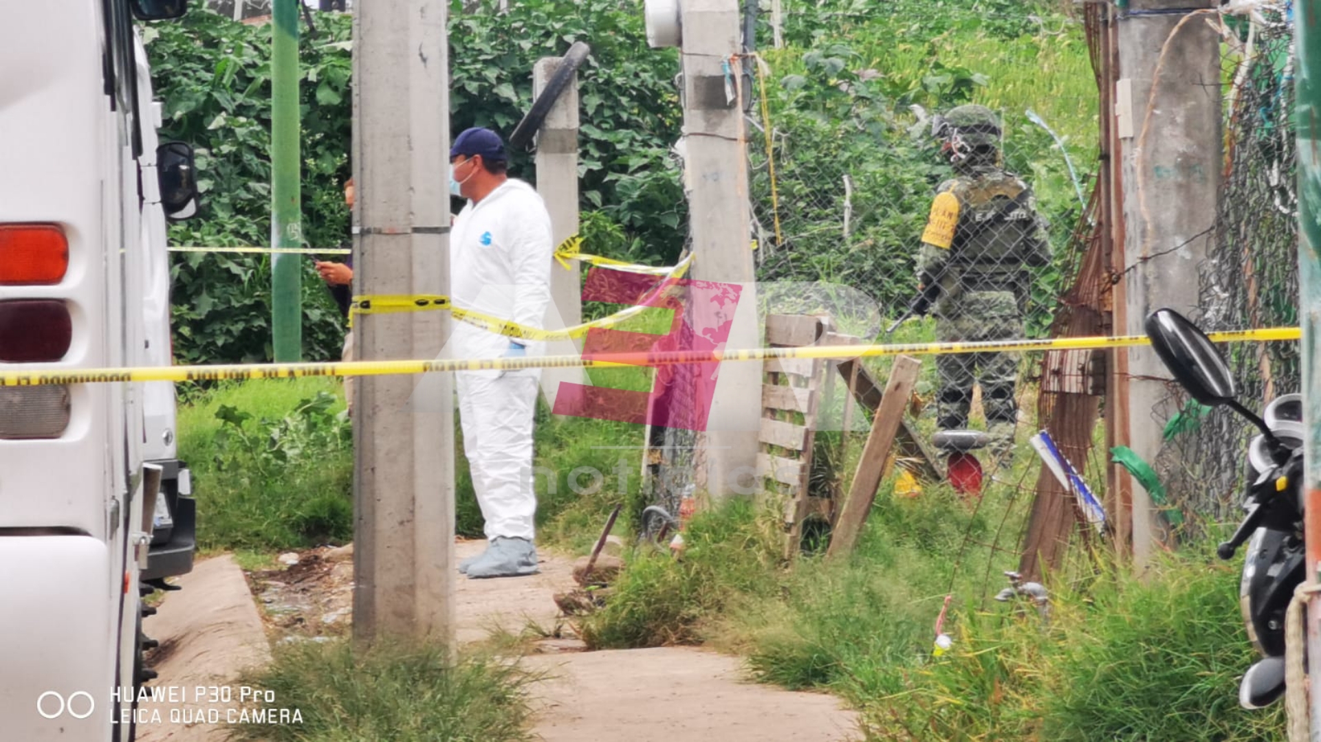 PicsArt_08-21-06.11.09