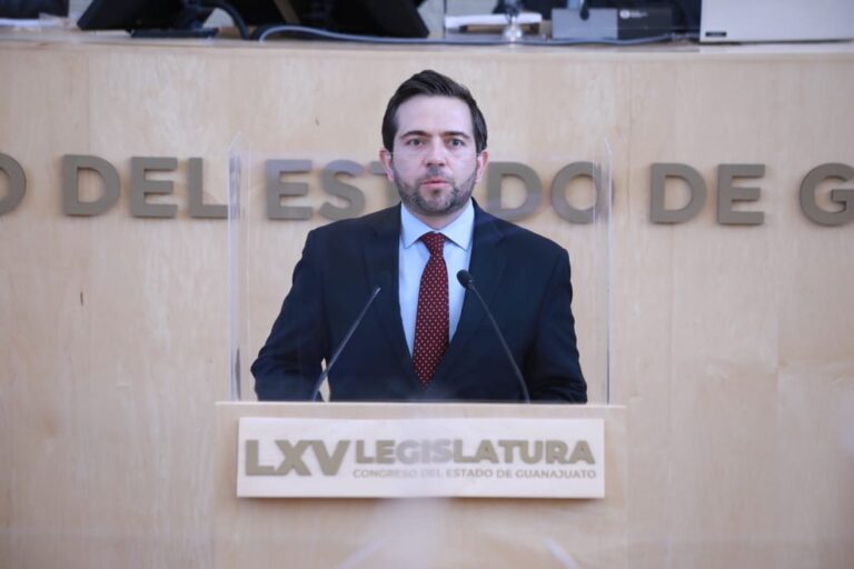 Diputado Víctor Zanella Huerta