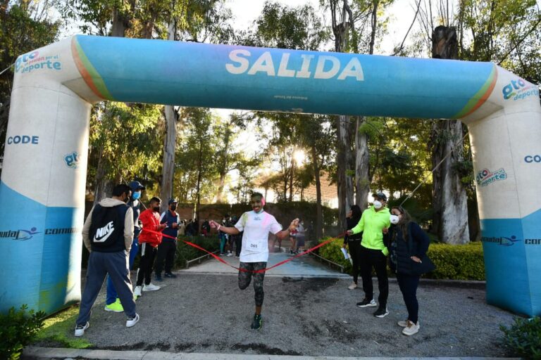 FOMENTAN DEPORTE ENTRE JUVENTUD IRAPUATENSE (1)
