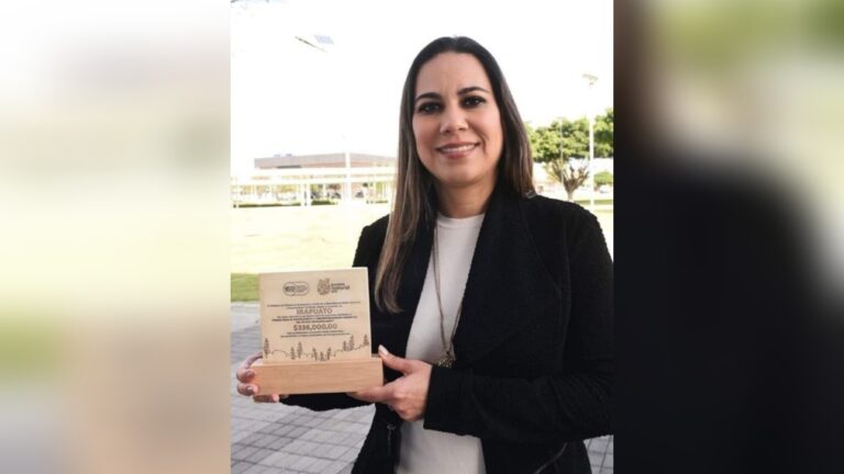 PicsArt_12-21-11.05.55