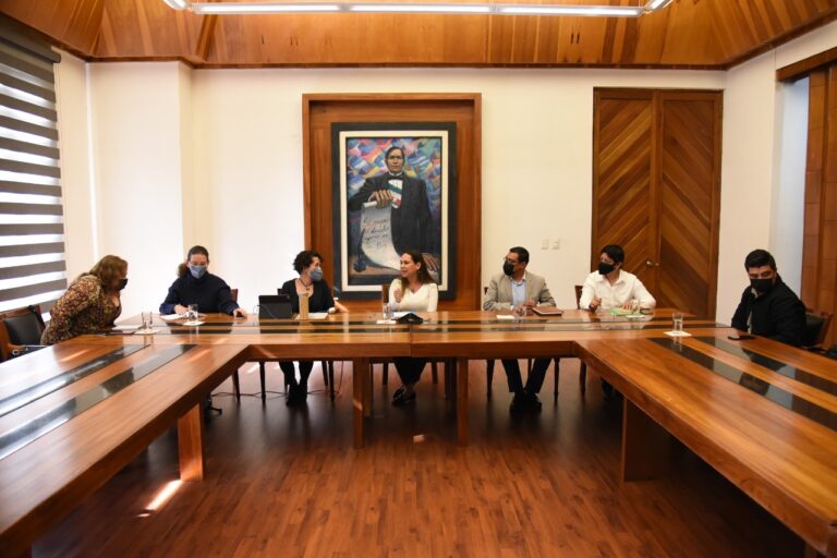 UNEN ESFUERZOS PARA CONTRIBUIR (3)