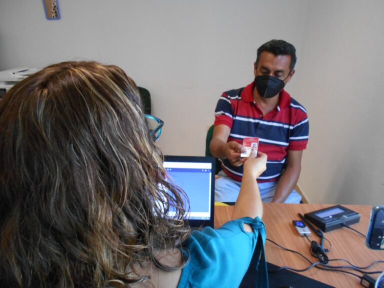 FOTOS ENTREGAN CREDENCIALES (1)