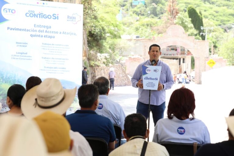 Visita del Gobernador a Atarjea (7)