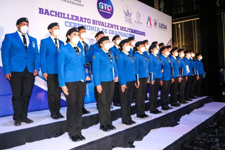 Graduación Segunda Generación del Bachillerato Bivalente Militarizado Irapuato y León (6)