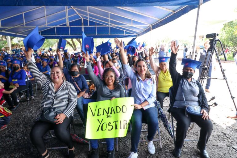 Se Gradúan Irapuatenses de Programa ‘Yo Puedo, Gto Puede’ (1)