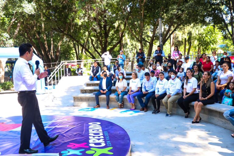 TRABAJAN EN FORMACIÓN CON VALORES DE NIÑOS, NIÑAS Y ADOLESCENTES (1)