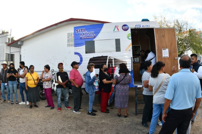 LLEVAN ATENCIÓN A COLONIAS EN IRAPUATO (3)