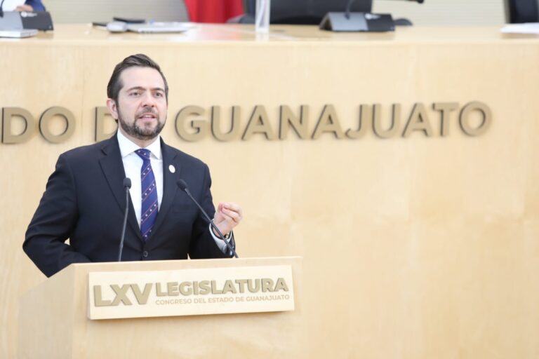 Dip. Víctor Zanella 3