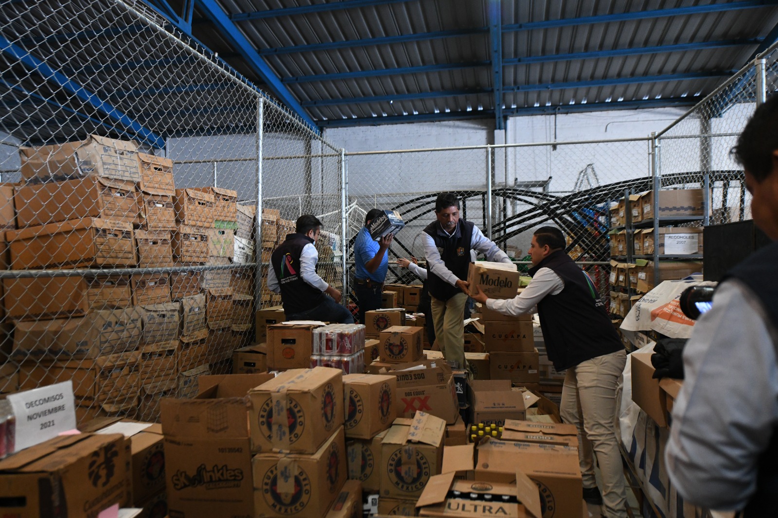 Destruyen Bebidas Alcohólicas (4)