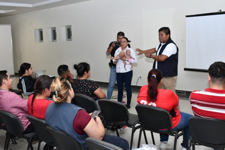 Concientizan a Comerciantes Feria de las Fresas 2023 (1)