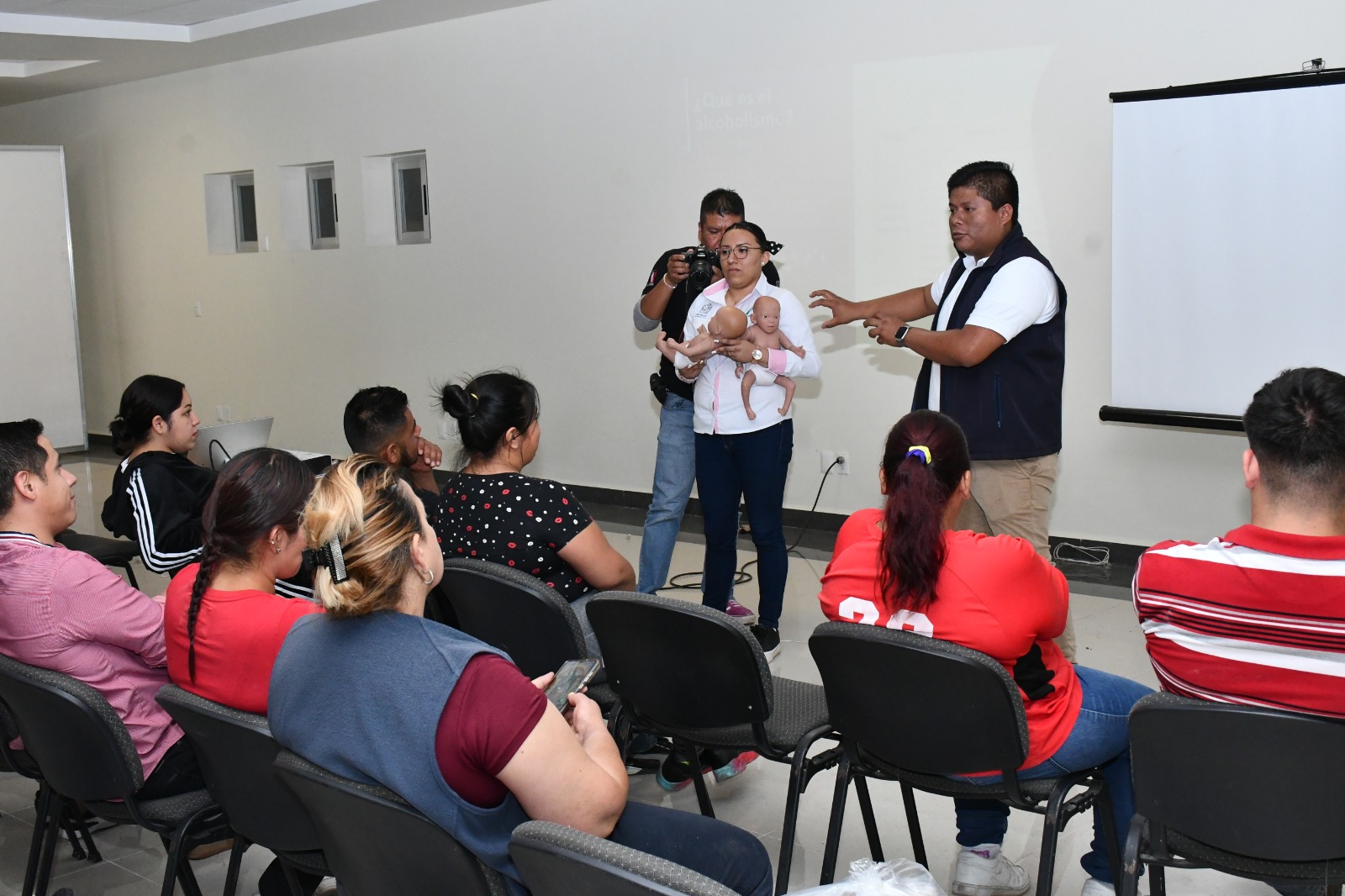 Concientizan a Comerciantes Feria de las Fresas 2023 (1)