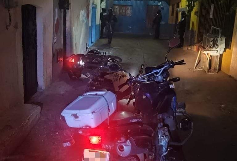 Picsart_23-06-23_10-16-40-244