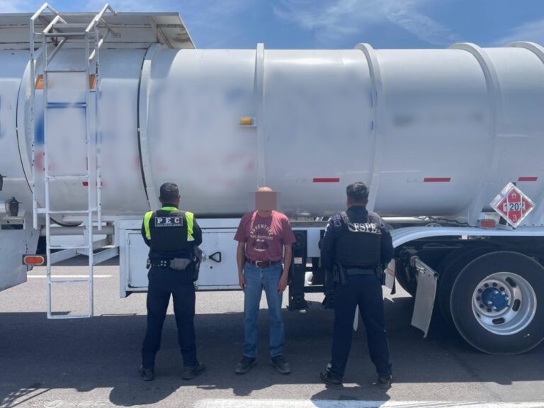 Operativo Blindaje_ asegura Secretaría de Seguridad y Paz 40 mil litros de diésel y detiene a un hombre en autopista Salamanca-León (1)