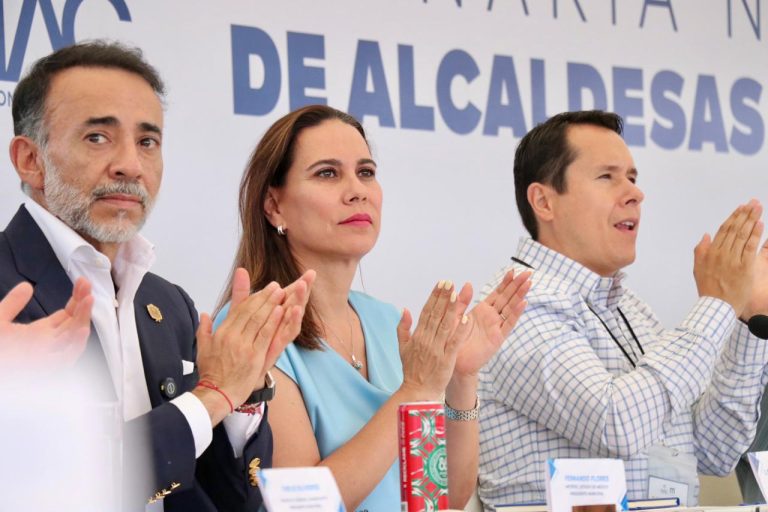 PARTICIPA LORENA ALFARO EN REUNIÓN DE ALCALDES (2)